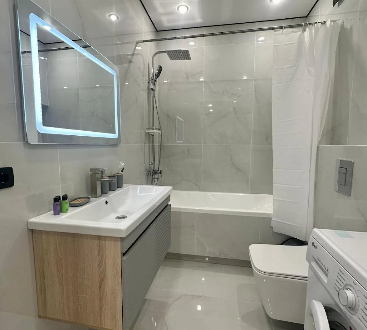 Cozy, Beautiful Apartment Turan أستانا